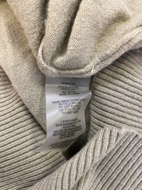 Milano Women’s Light Green V-Neck Collared Long Sleeve Sweater - S image 4