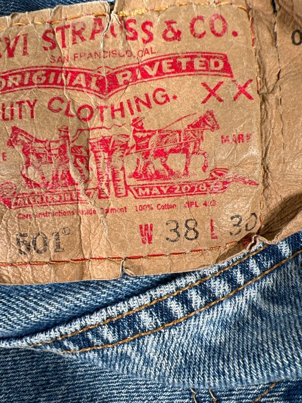 Levi's Men's Light Wash 501 Original Fit Button Fly Denim Jeans - 38x30 image 4