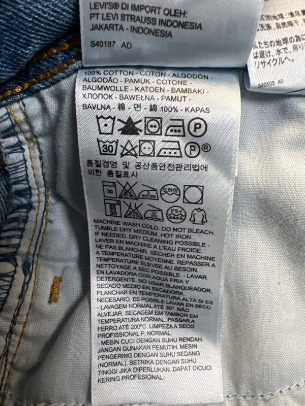 Levi's Women's Light Wash High Rise Denim Jean Shorts - 29 image 4