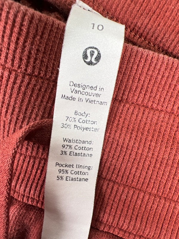 Lululemon Women's Red Scuba High Rise Date Brown Relaxed Fit Shorts - 10 image 3