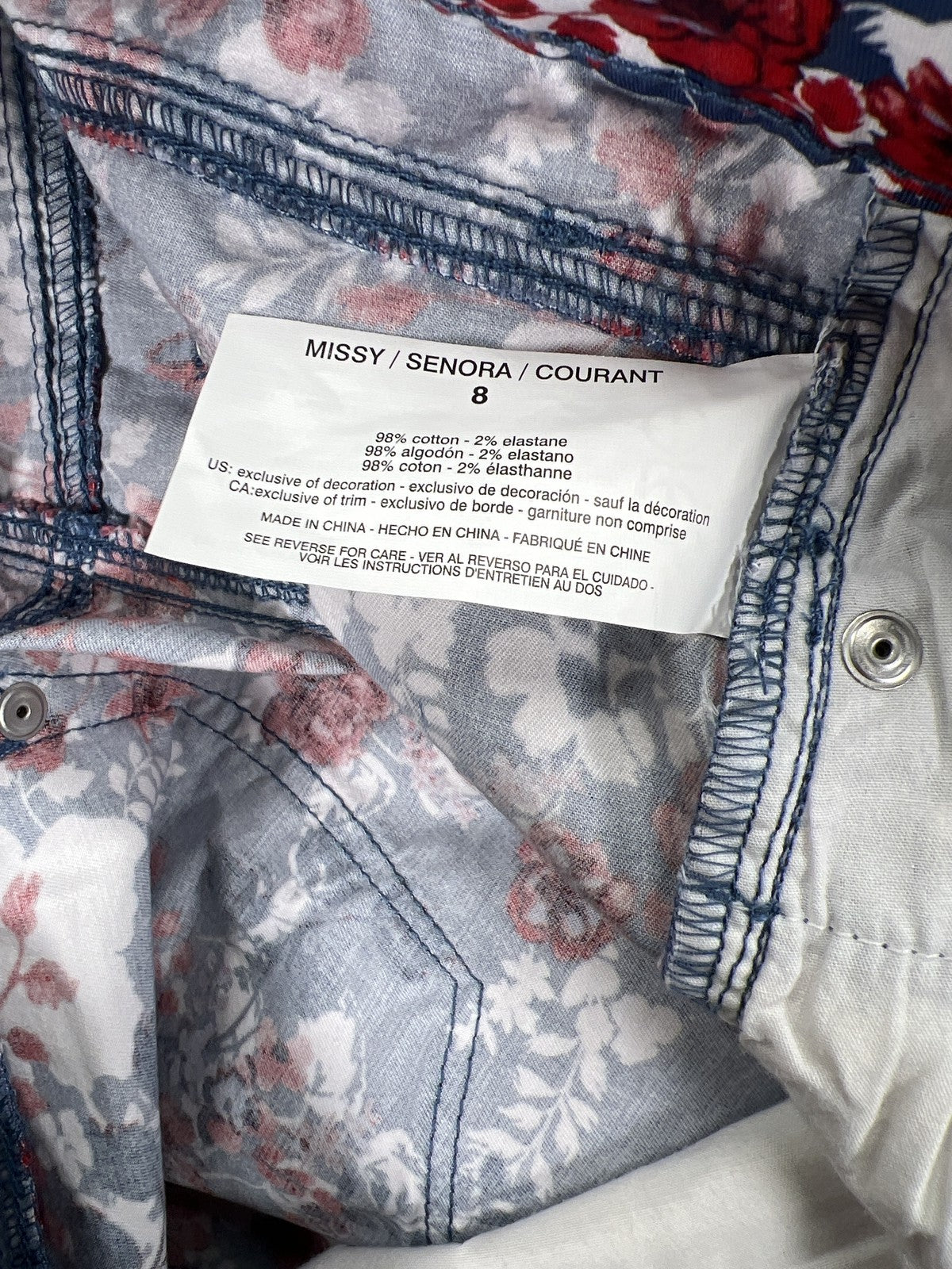 Bandolino Women’s Blue Floral Amy Flat Front Stretch Shorts - 8