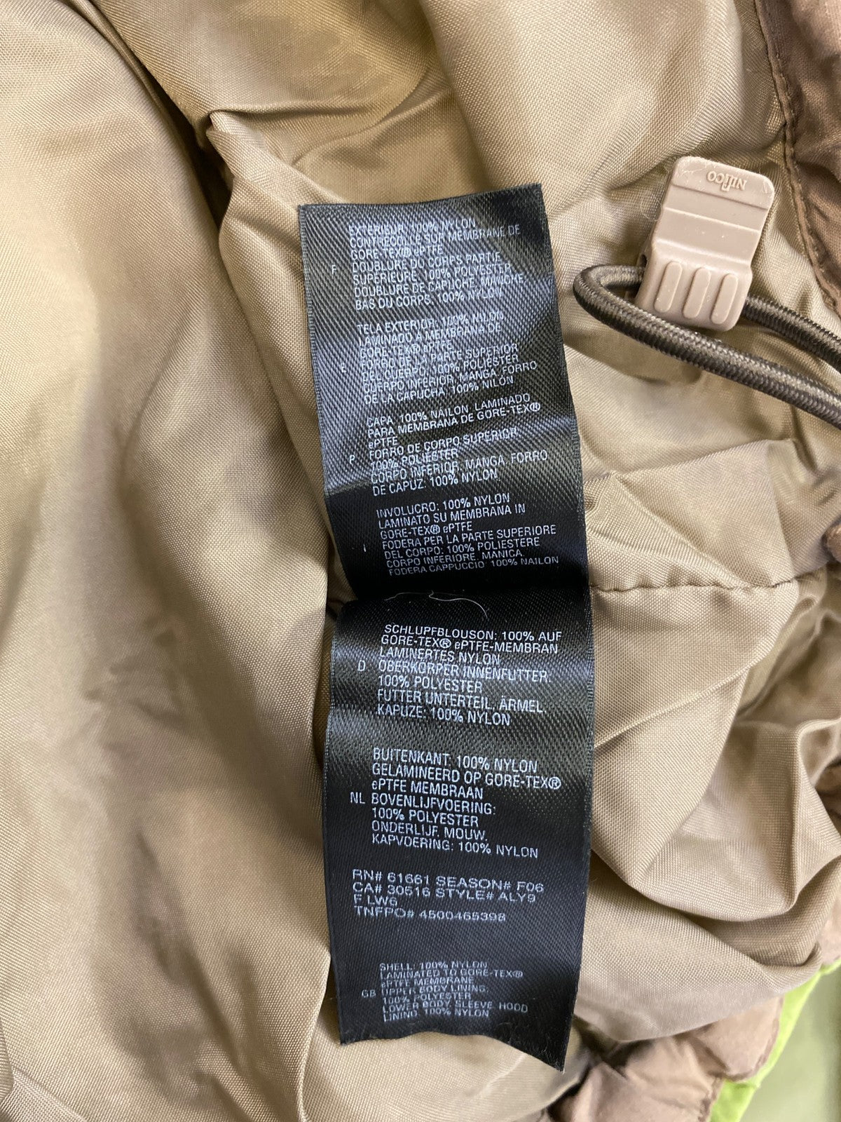 The North Face Women’s Green Summit Series Gore-Tex Full Zip Rain Jacket - L