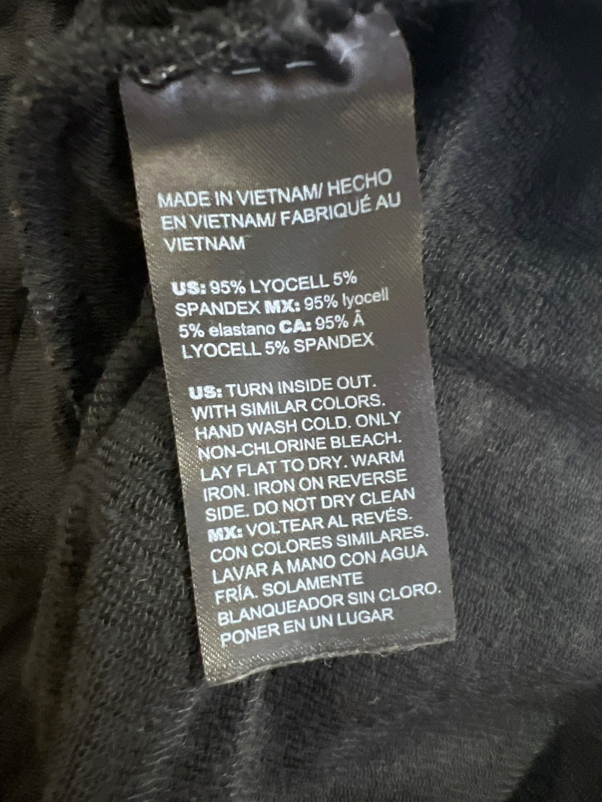 Chico’s Zenergy Women’s Black Metallic Animal Print Long Sleeve Shirt - 1/US 8