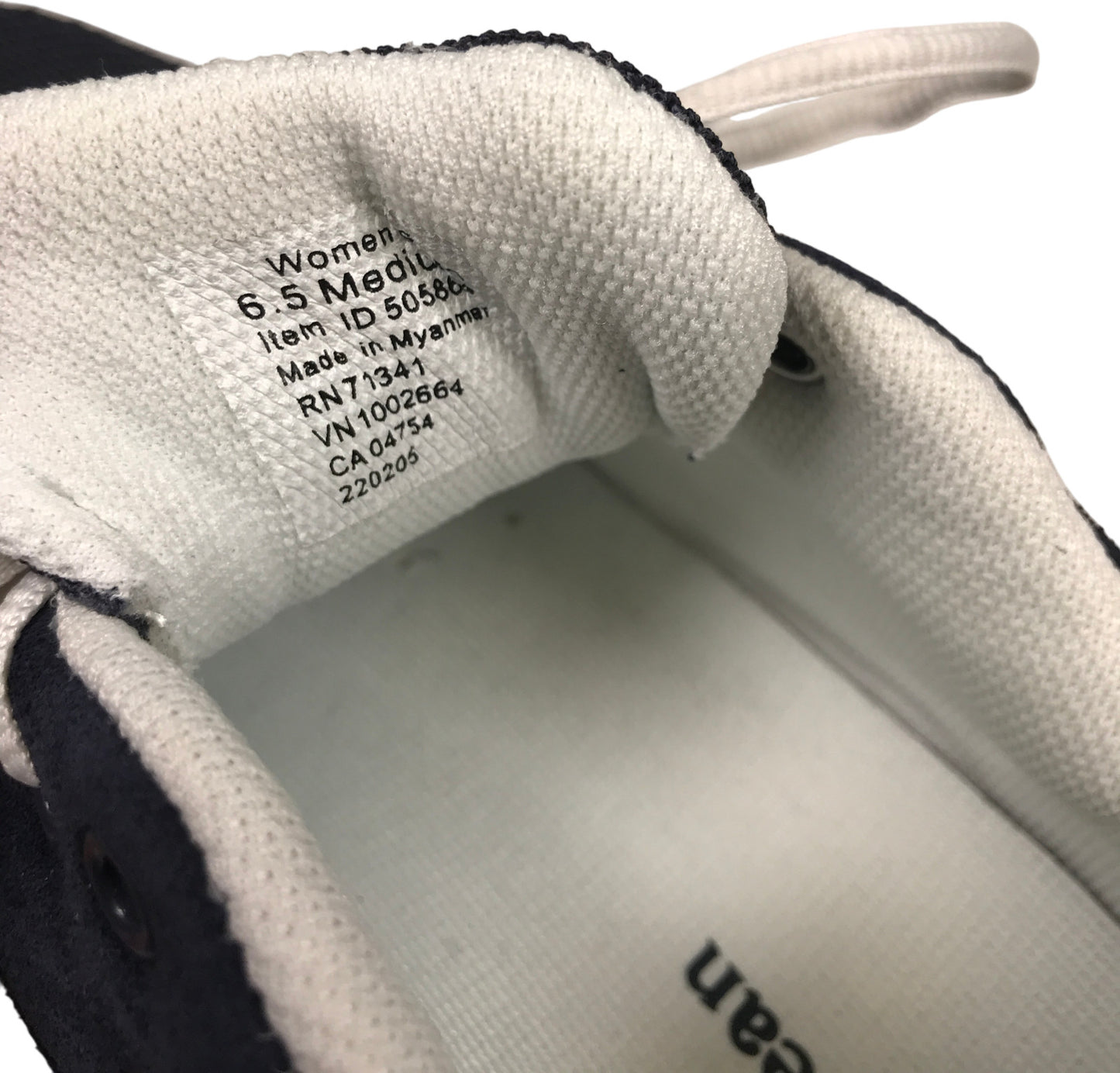 LL Bean Women’s Blue Suede Lace Up Walking Sneakers - 6.5