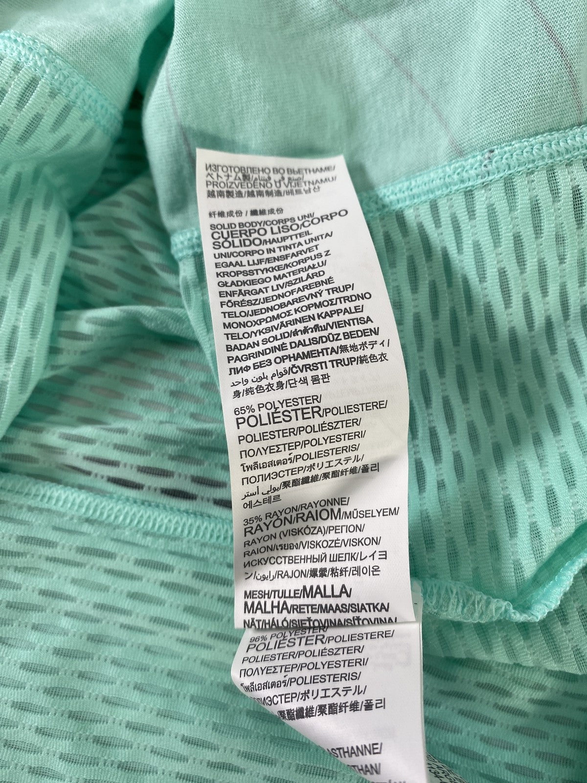 Under Armour Women’s Blue Mesh Accent “Run” Long Sleeve Athletic Shirt - L