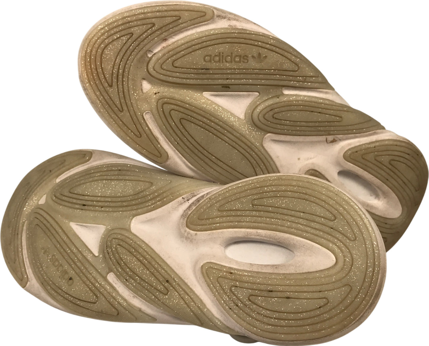 Adidas Women’s White/Ivory Ozelia Lace Up Athletic Shoes - 6