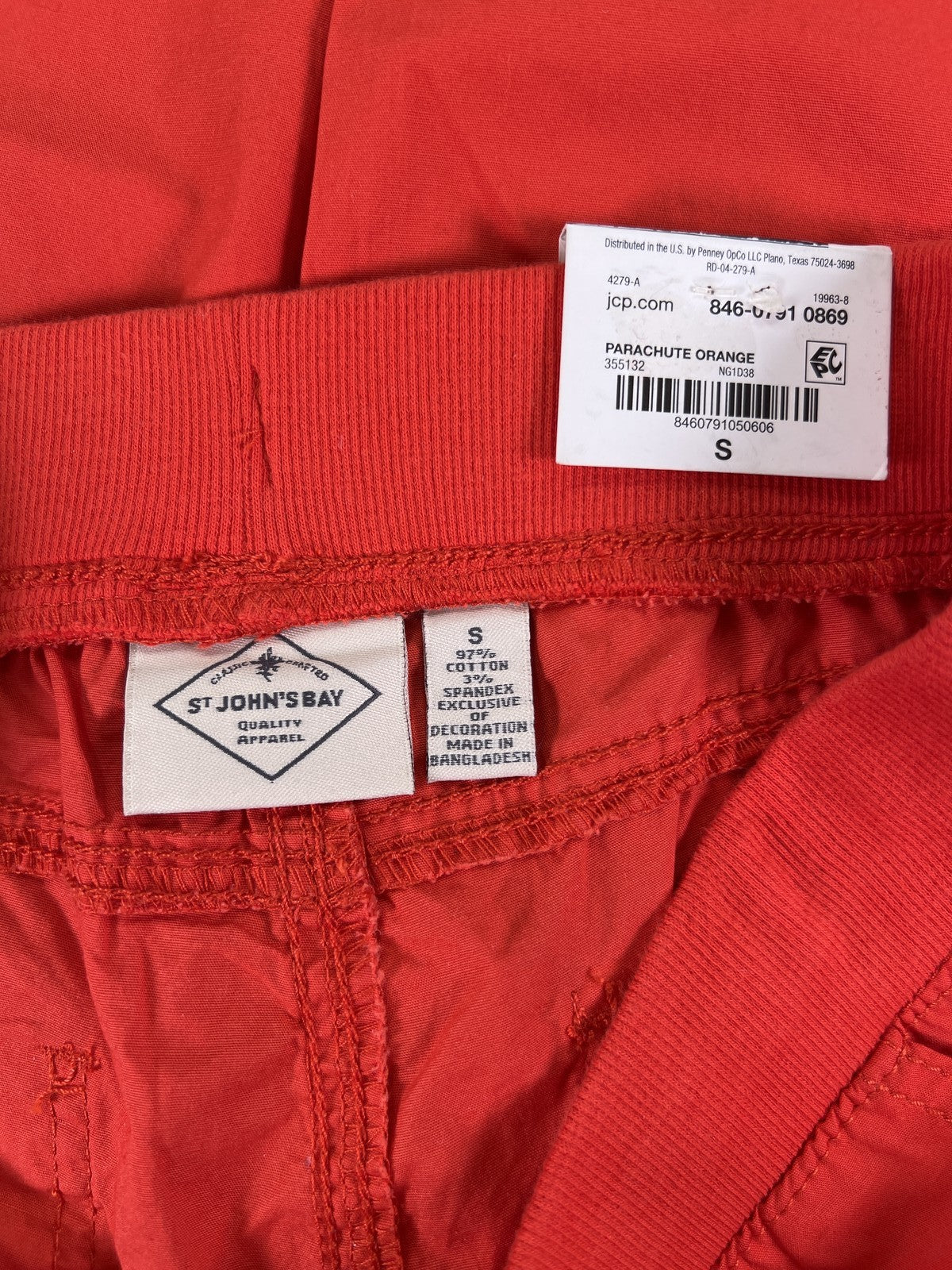 St. Johns Bay Women’s Red Stretch Waist Mid Rise Capri Pants - S