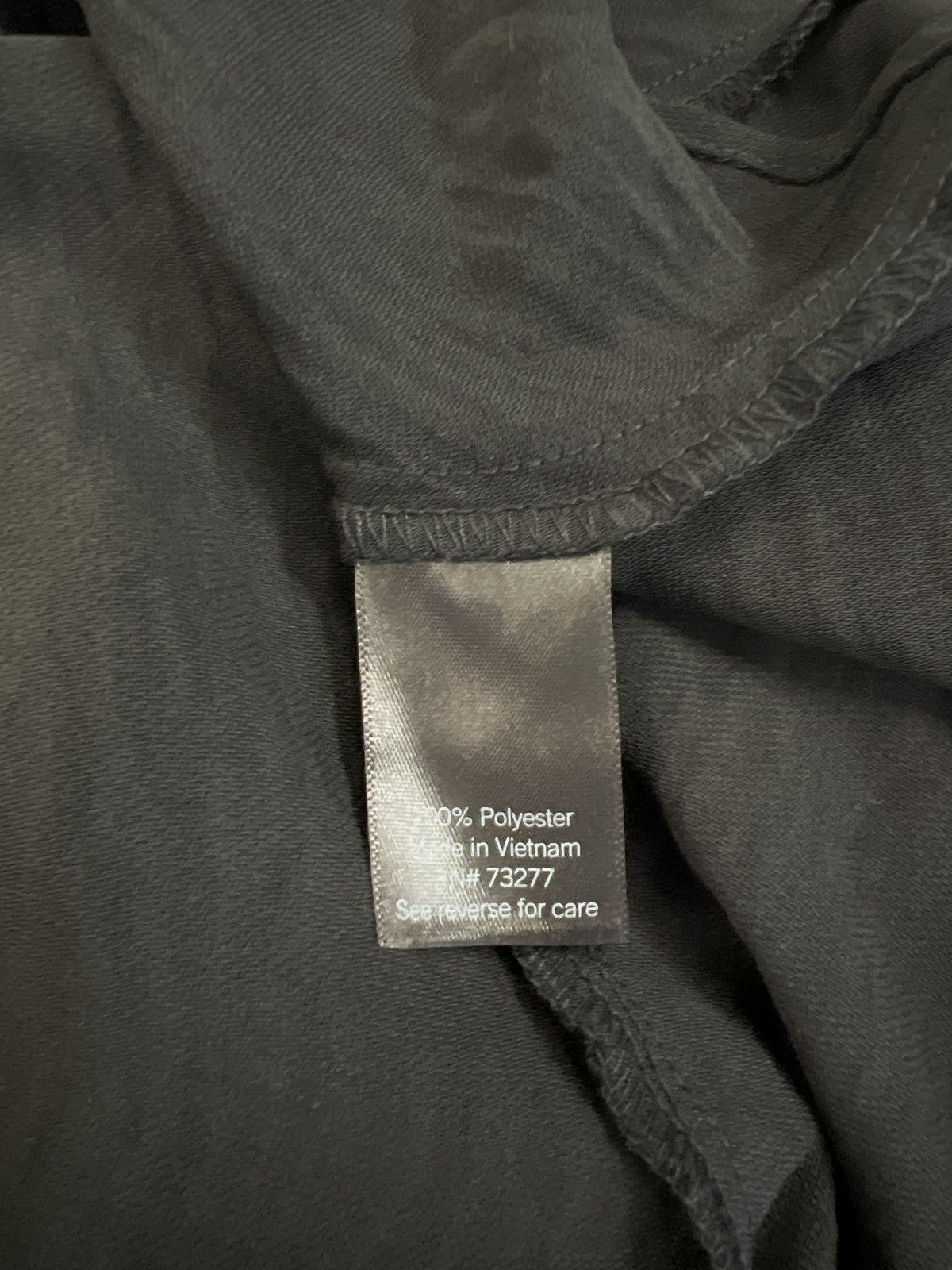 Simply Vera Wang Women’s Black Layered Bottom Button Up Blouse - M