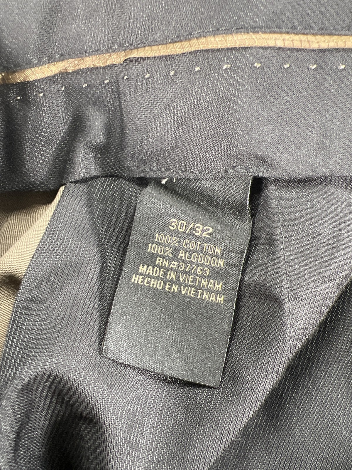 NEW Axist Men’s Brown Sandstone No Iron Performance Khaki Pants - 30X32