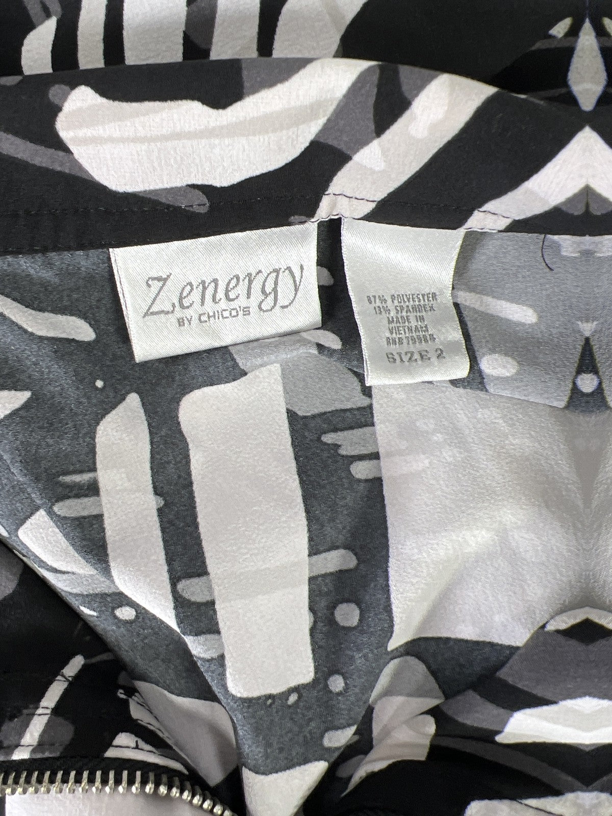 Zenergy by Chico’s Women’s Black/White 3/4 Sleeve Full Zip Jacket - 2/US L