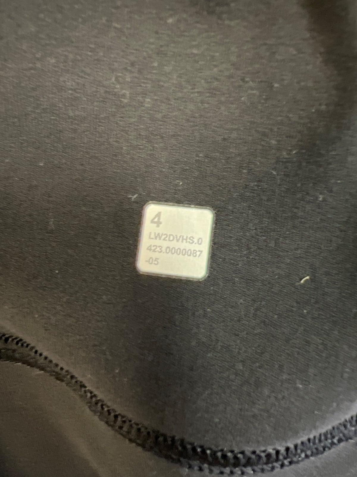 Lululemon Women’s Black Metallic Shine Align Rib V-Neck Sports Bra - 4