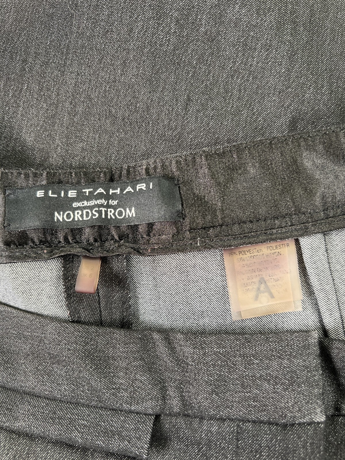 Elie Tahari Women’s Black Wide Leg Dress Pants - 2