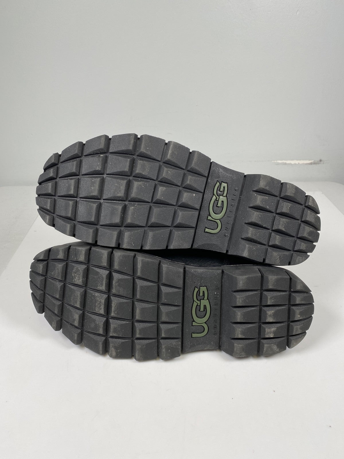 UGG Men’s Black Leather/Suede Shearling Lined Boots - 12