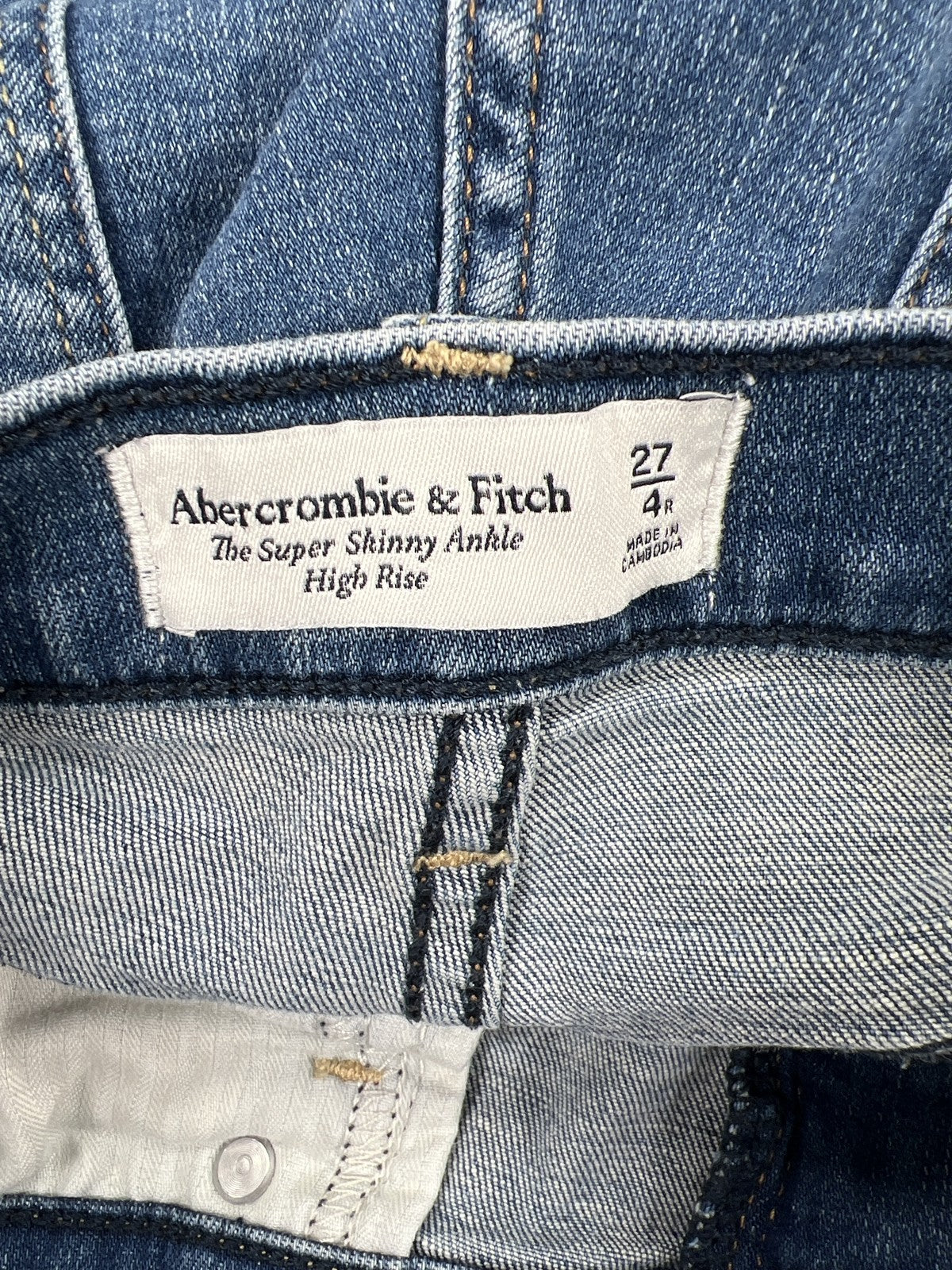 Abercrombie and Fitch Women’s Light Wash Super Skinny Ankle Jeans - 4/27