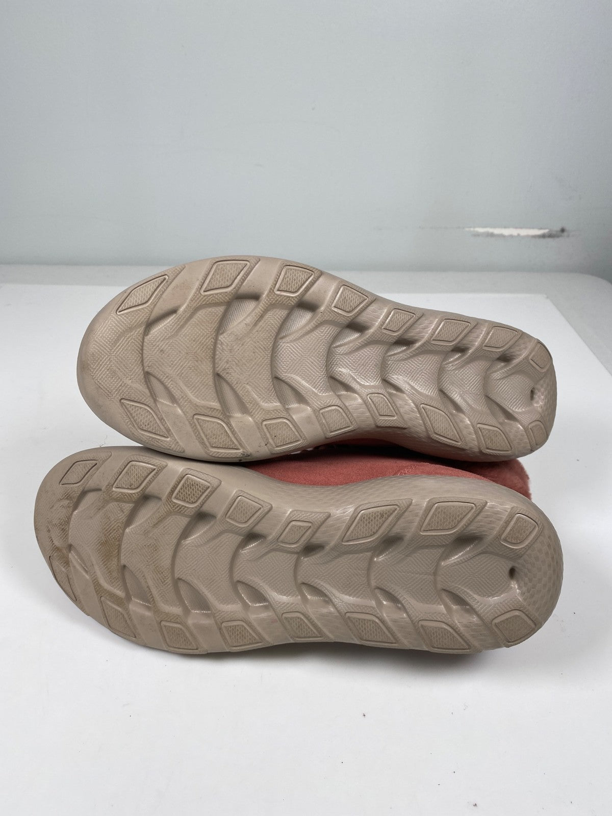 Skechers Women’s Pink On The Go Suede GoGa Mat Winter Chill Ankle Boots - 7.5