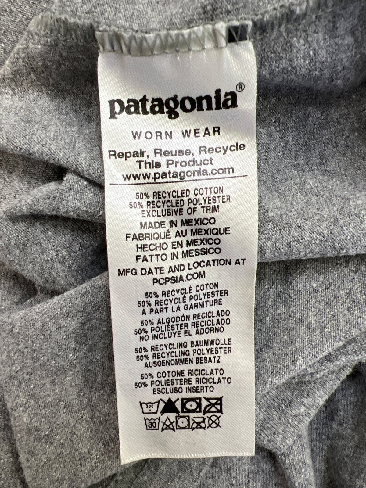 Patagonia Men’s Gray Long Sleeve Logo Graphic T-Shirt - L