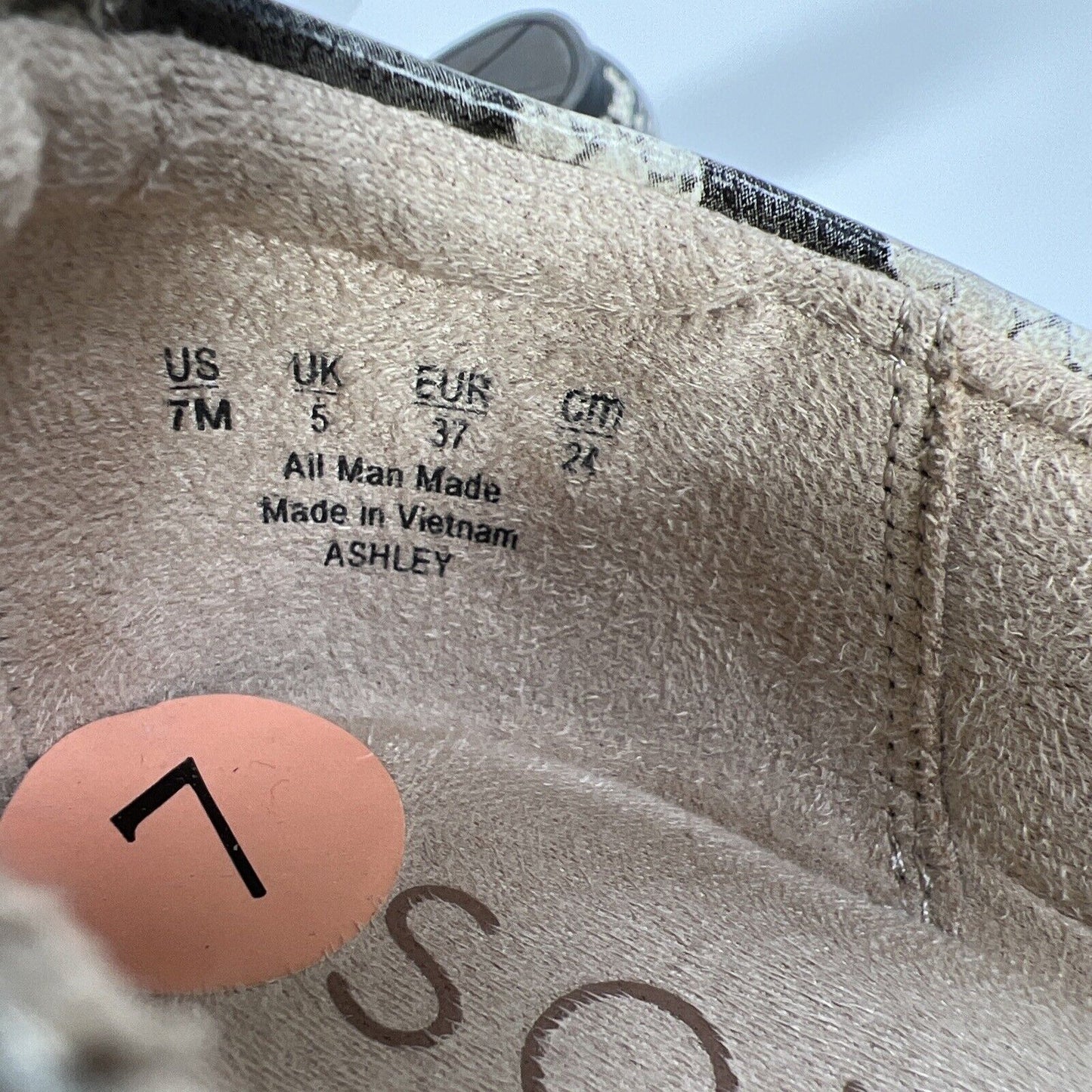 Soul Naturalizer Women's Beige/Black Snake Print Flats - 7