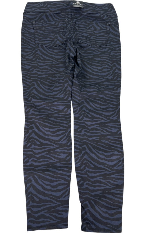 Rock and Republic Women’s Blue Fever Zazzy Zebra Pull On Denim Jeans - 16 image 3