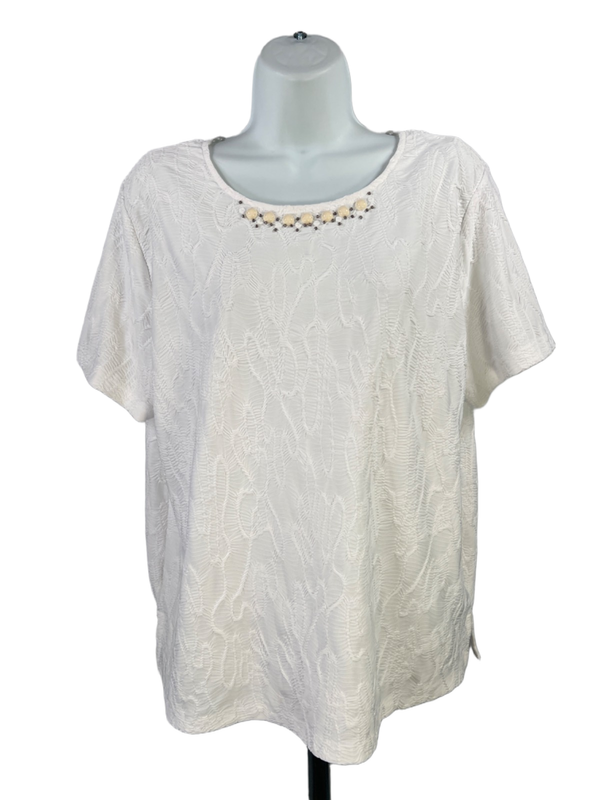 Alfred Dunner Women's White Textured Embroidered Beaded Short Sleeve Shirt - M