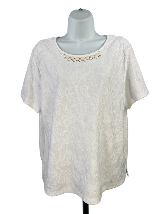 Alfred Dunner Women's White Textured Embroidered Beaded Short Sleeve Shirt - M