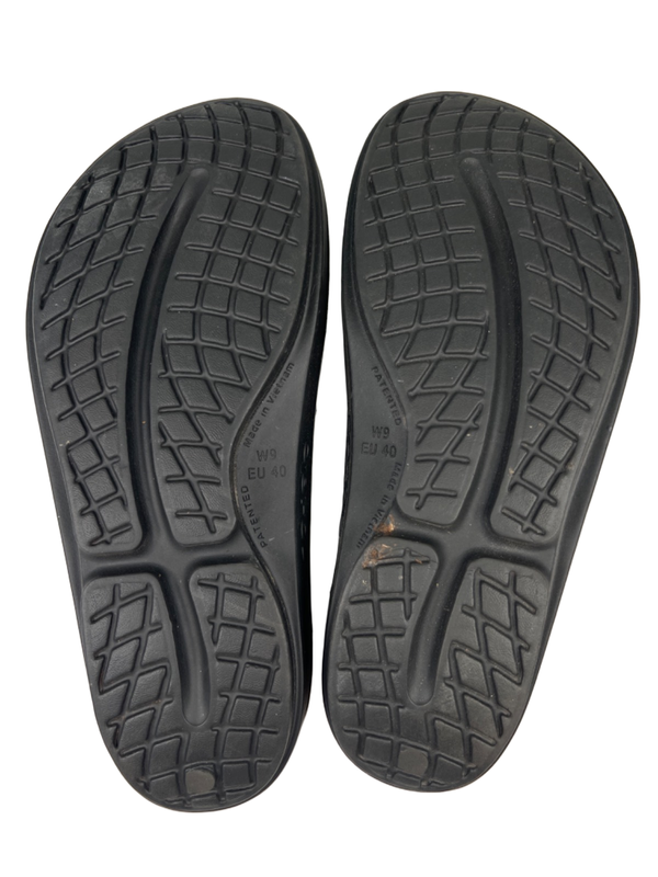 Oofos Women's Black OOlala Lightweight Flip Flop Sandals - 9 image 7