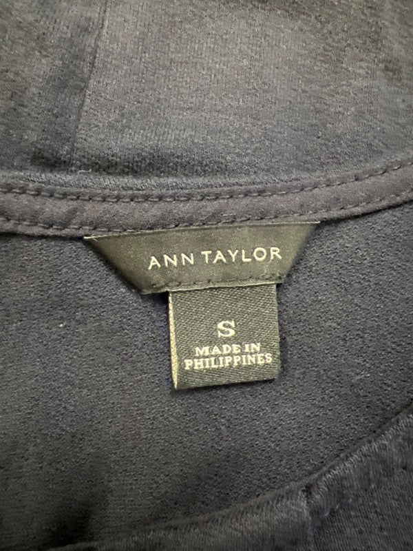 Ann Taylor Women's Blue Sleeveless Pleated Front Blouse Tank Top - S image 3