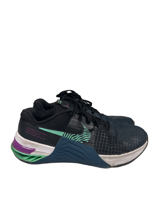Nike Women's Black/Blue Valerian Metcon 8 Training Athletic Sneakers - 7.5