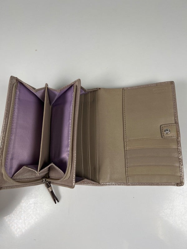 Coach Women's Beige Metallic Leather Pleated Tri-Fold Clutch Wallet image 7