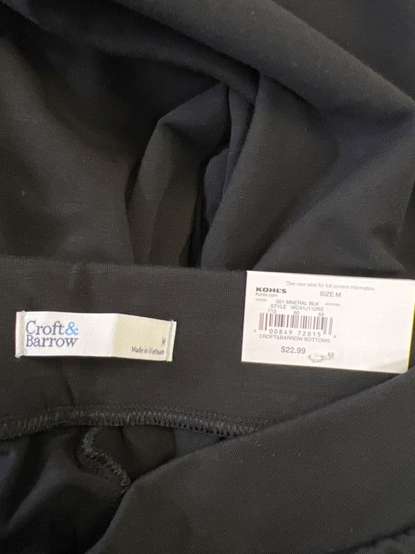 Croft and Barrow Women's Black Mid Rise Skimmer Shorts - M image 3