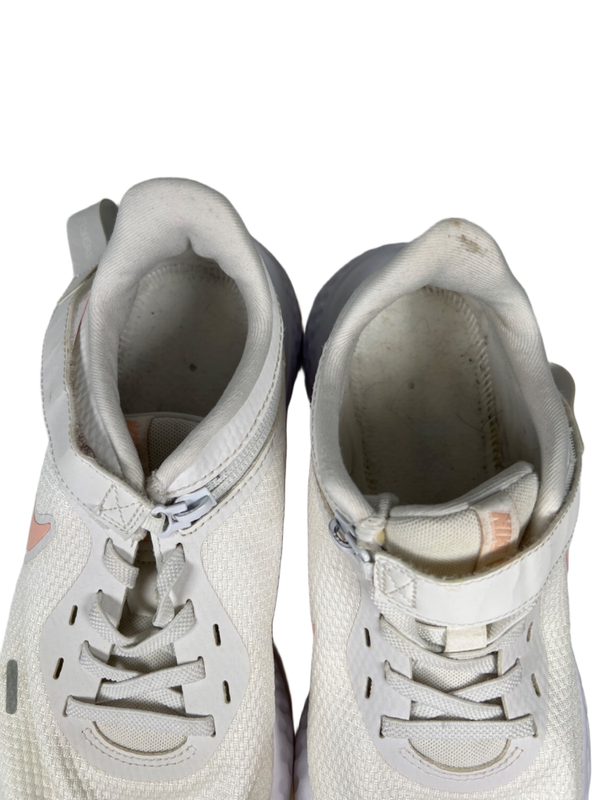 Nike Women's White/Coral Revolution 5 Flyease Running Shoes - 9 image 3