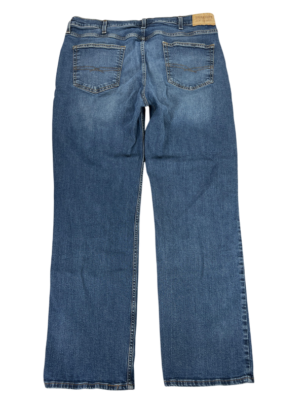 Levi Signature Men's Medium Wash Straight Denim Jeans - 40x32 image 2