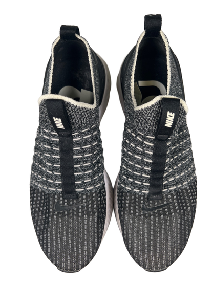 Nike Women's Black/White Oreo React Phantom Run Flyknit 2 Laceless Sneakers - 8 image 3