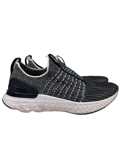 Nike Women's Black/White Oreo React Phantom Run Flyknit 2 Laceless Sneakers - 8