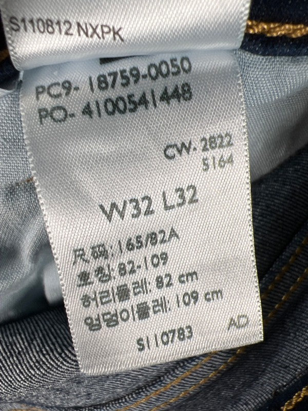 Levi Women's Dark Wash 725 High Rise Bootcut Jeans - 32 image 4
