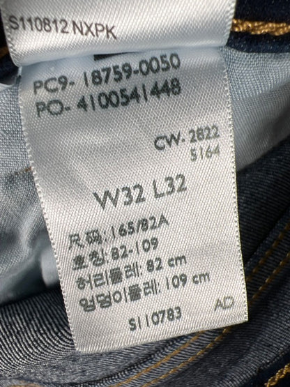 Levi Women's Dark Wash 725 High Rise Bootcut Jeans - 32 image 4