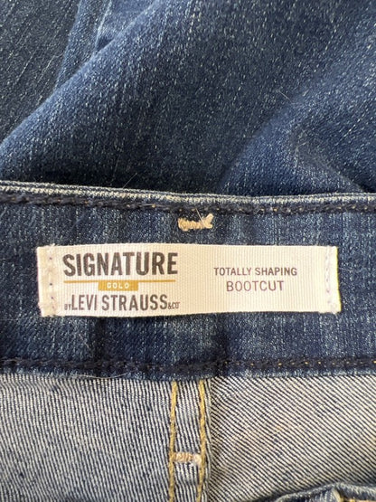 Levi's Women's Dark Wash Signature Gold Label Totally Shaping Bootcut Jeans - 10 image 3