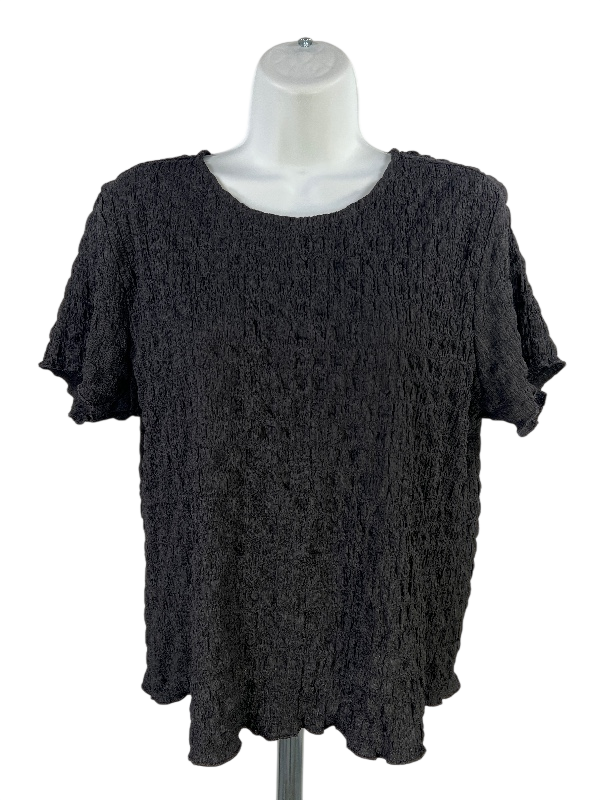 Torrid Women's Black Short Sleeve Textured Shirt - Plus 0