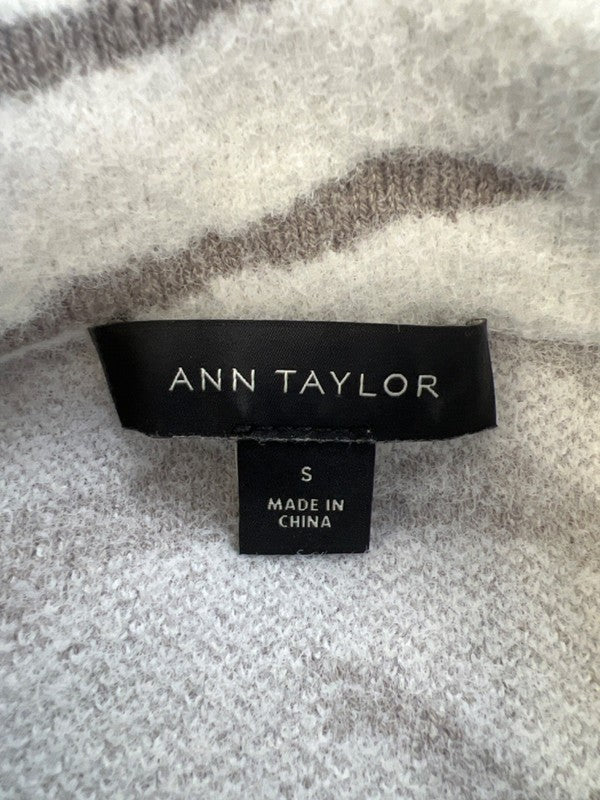 Ann Taylor Women's White/Gray Zebra Print Long Sleeve Sweater - S image 3
