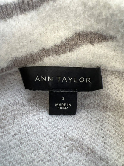 Ann Taylor Women's White/Gray Zebra Print Long Sleeve Sweater - S image 3