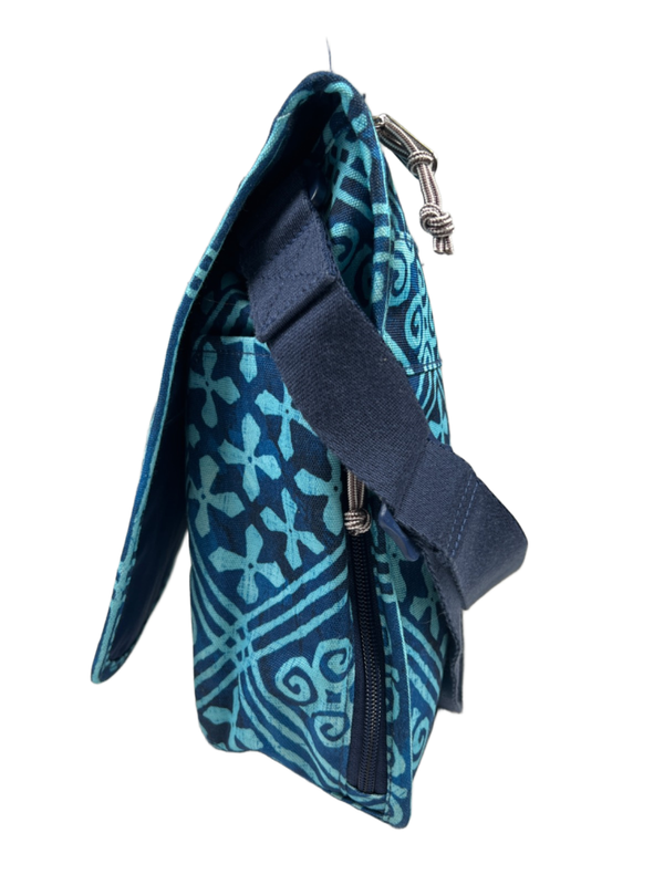 Vera Bradley Women's Blue Cuban Tiles Laptop Messenger Bag image 3