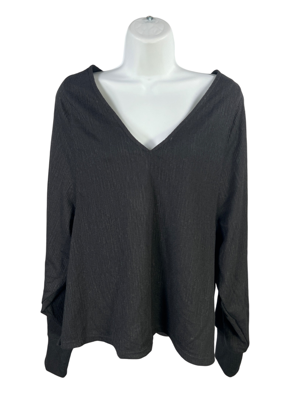 Banana Republic Women's Black Long Sleeve V-Neck Textured Blouse - L