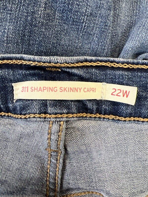 Levi's Women's Medium Wash 311 Shaping Skinny Capri Denim Jeans - 22W Plus image 3