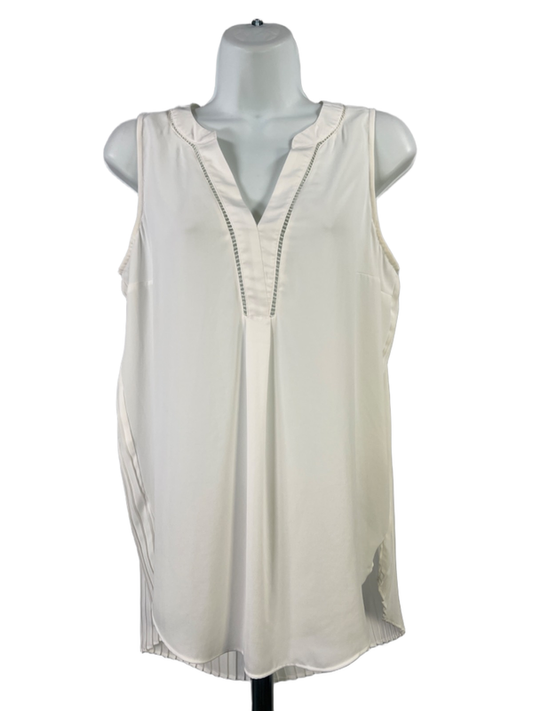 White House Black Market Women's White Pleated V Neck Sleeveless Blouse - 4