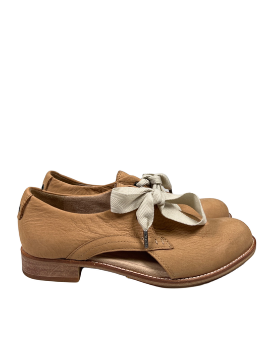 Caterpillar CAT Women's Tan Leather Cut Out Oxford Shoes - 8.5