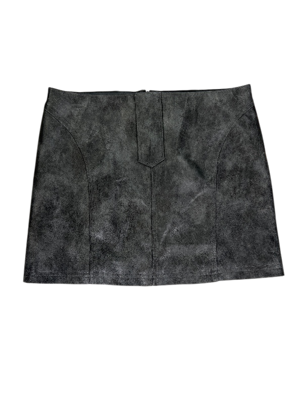 Madden NYC Women's Gray Faux Leather Straight Mini Skirt - S