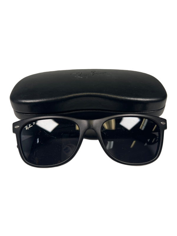 Ray-Ban Unisex Black Polarized Wayfarer Sunglasses W/ Hard Case