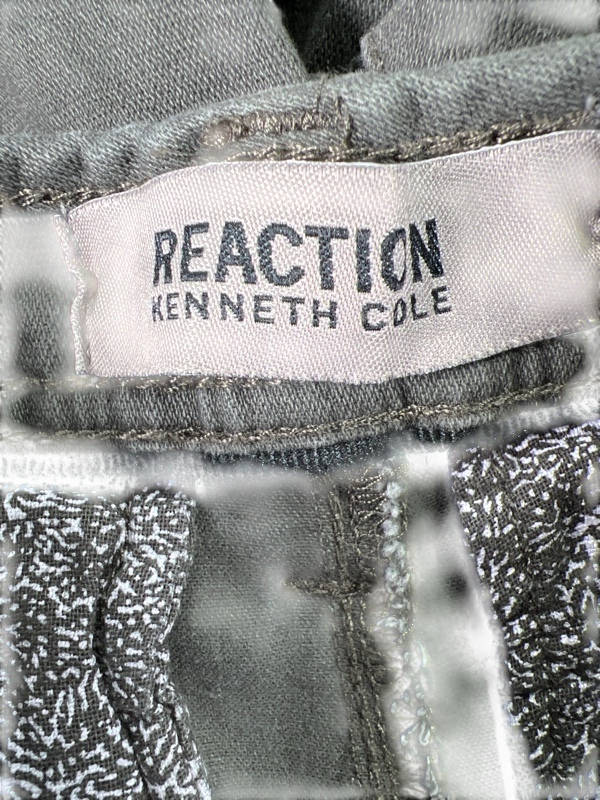 Kennth Cole Reaction Women's Gray/Green Stretch Cargo Shorts - 30 image 3