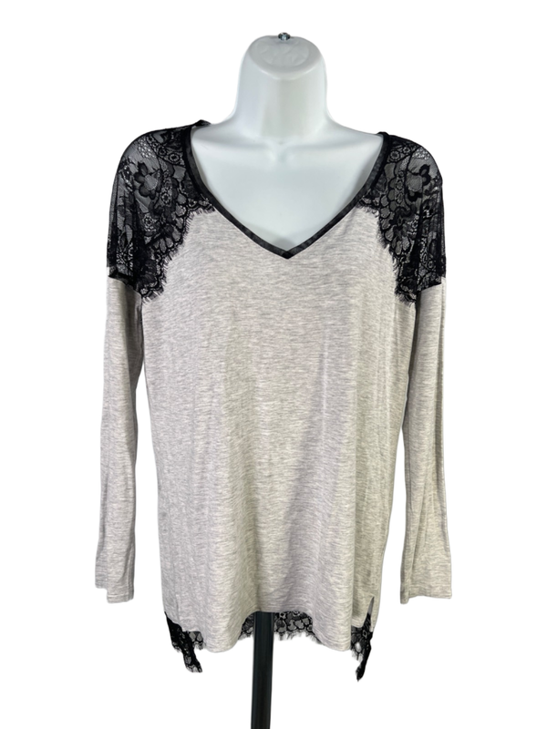 White House Black Market Women's Gray/Black Lace Accent Long Sleeve Blouse - XS