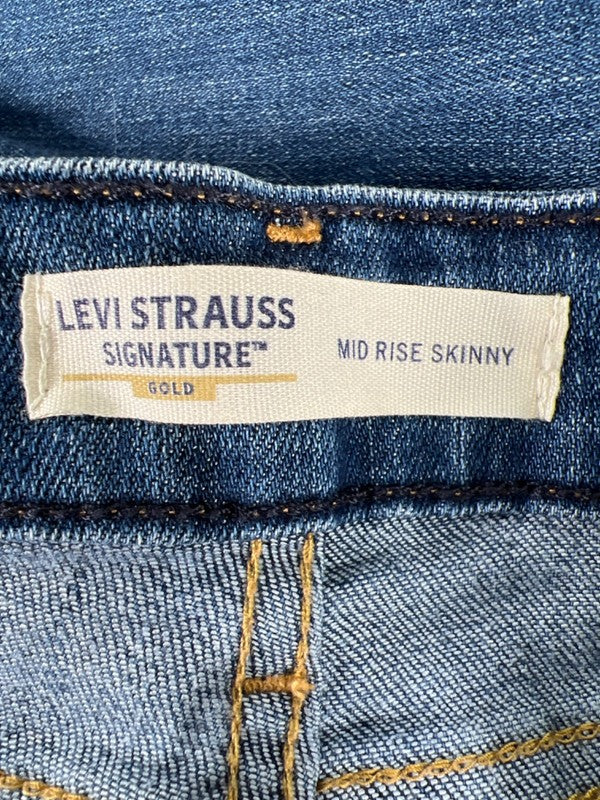 Levi's Women's Medium Wash Signature Gold Label Mid Rise Skinny Denim Jeans - 10 image 3