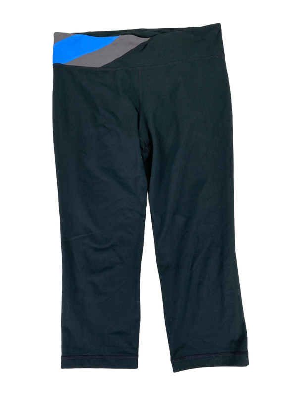 Under Armour Women's Black Fitted Cropped Athletic Leggings - M